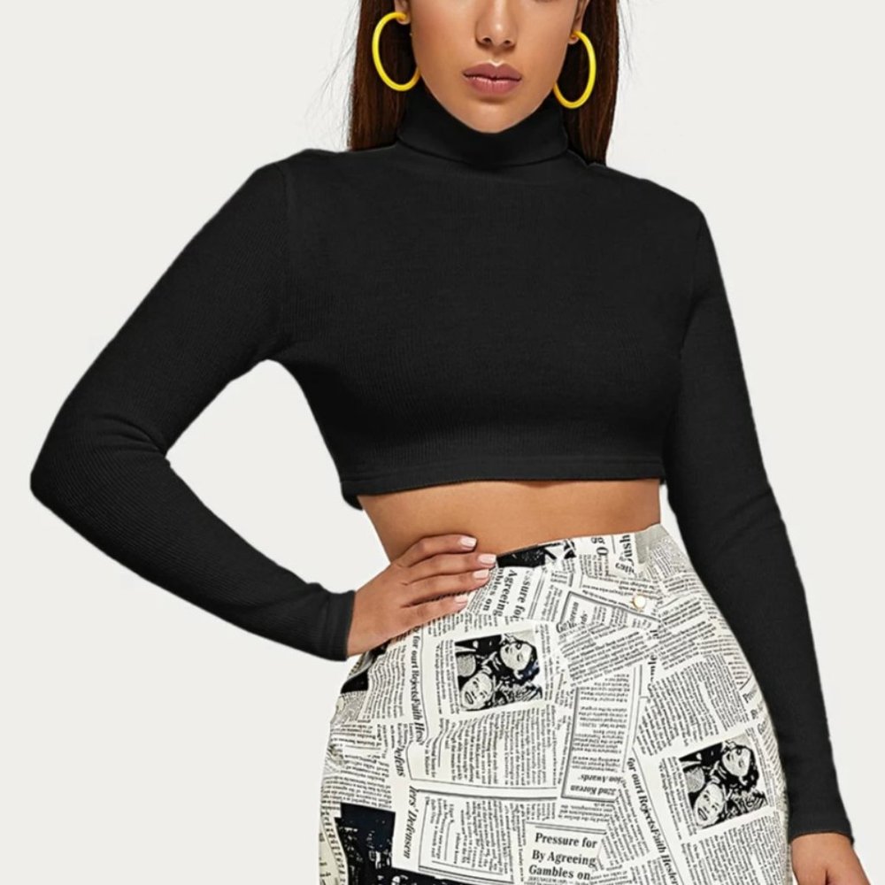 Turtle Neck Slim Crop Tee